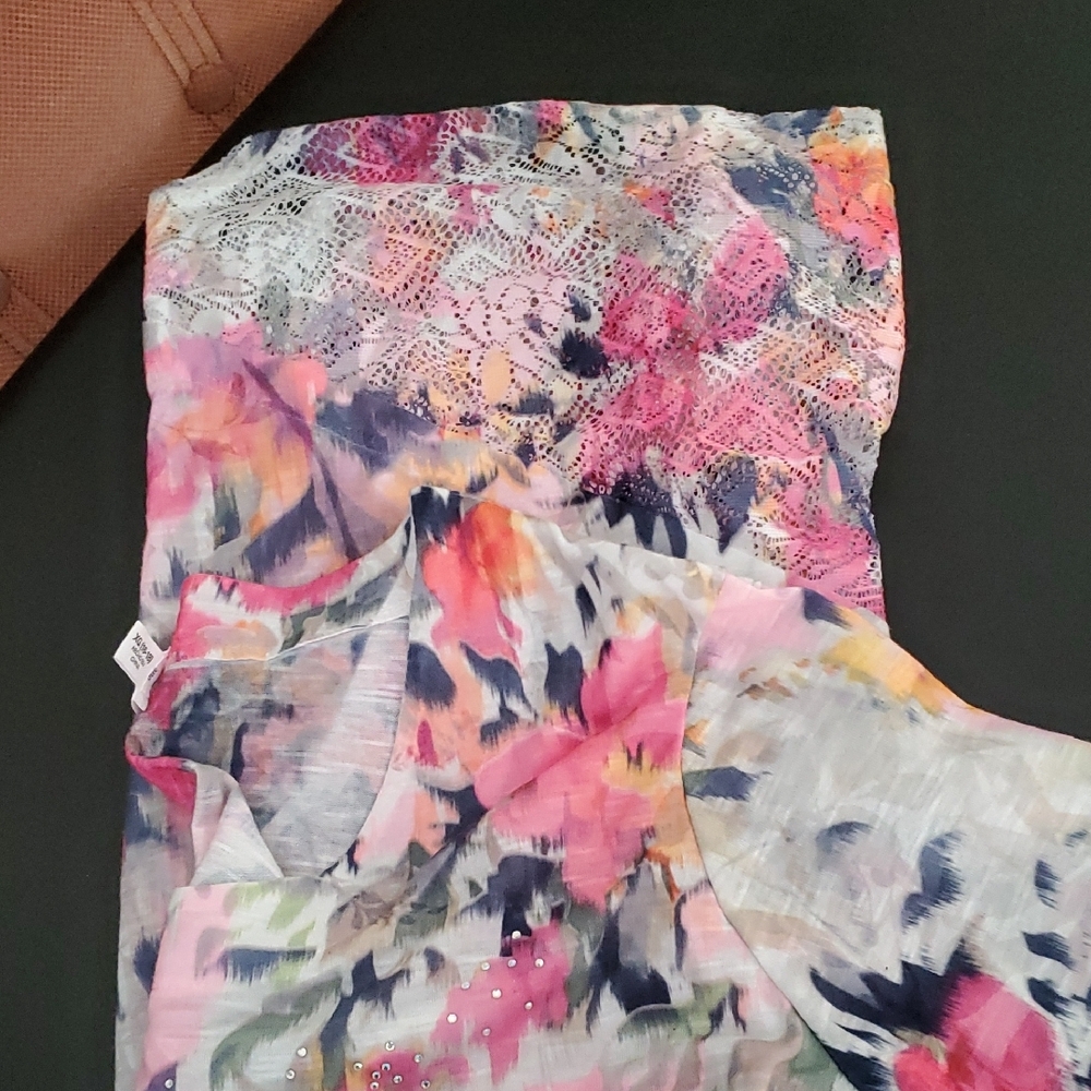 Colorful Floral Blouse - Picture 3 of 5